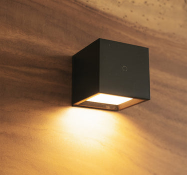 BOX 8 square indoor cordless wall light