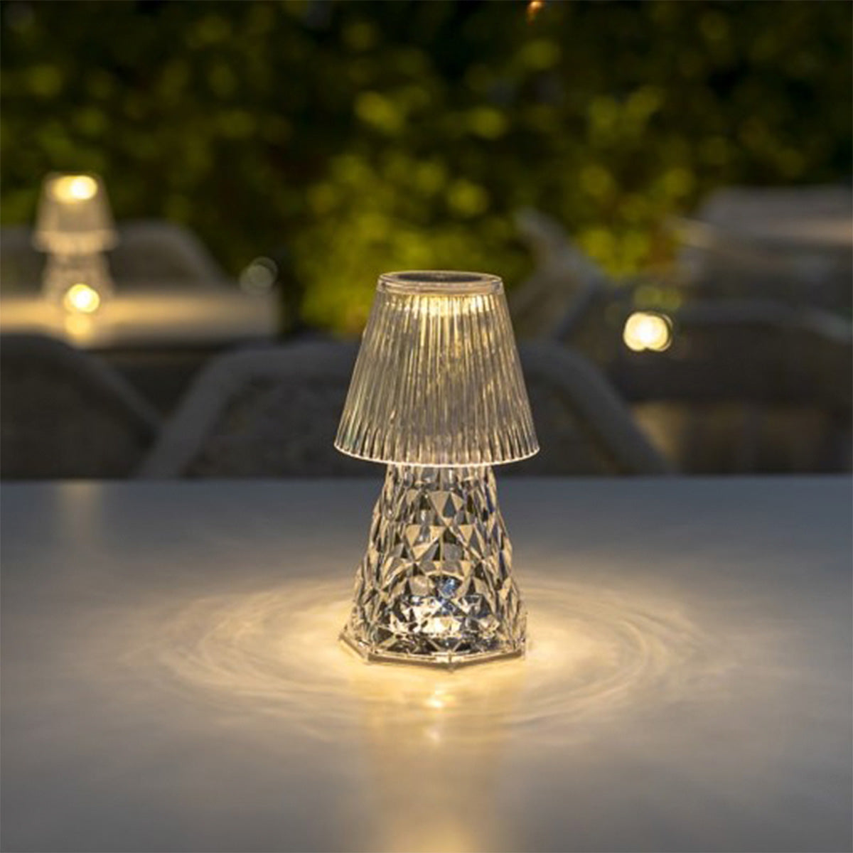 LOLA TABLE LAMP 20 LUX